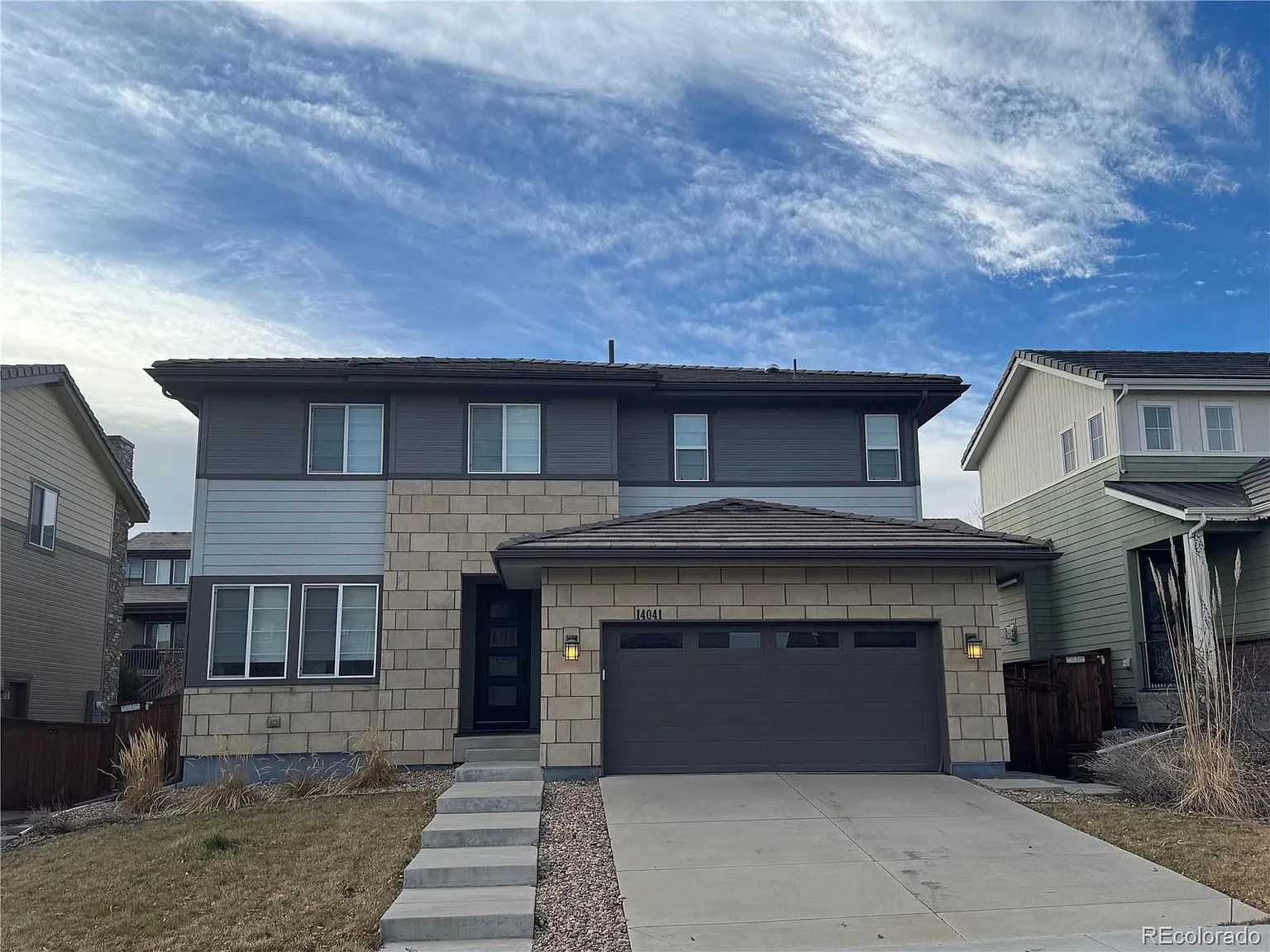 3 bed, 2.5 bath, 2307 sqft, $3,600 — Photo 1