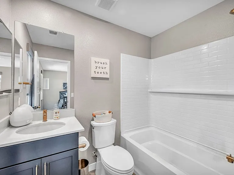 2394 Bellinzona Pl — Photo 31