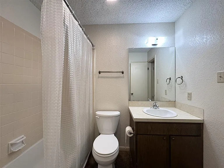701 Gamez Cv #B — Photo 17