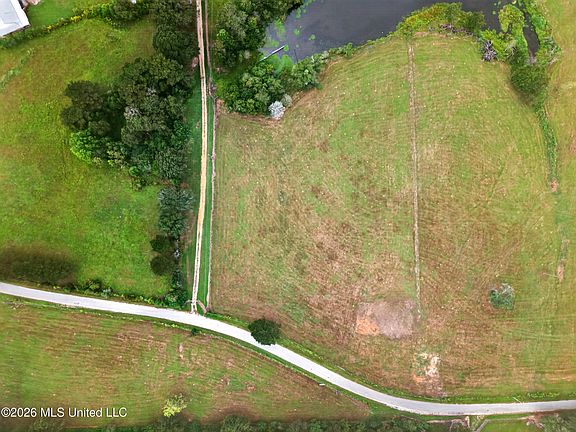 3rd image of El Shaddai Rd Lot 8