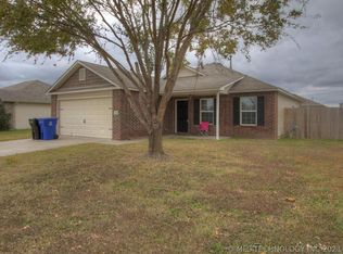 7306 S Fir Pl, Broken Arrow, OK 74011