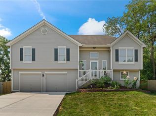 1435 W Prairie Ct, Olathe, KS 66061