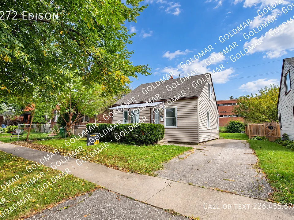3272 Edison St