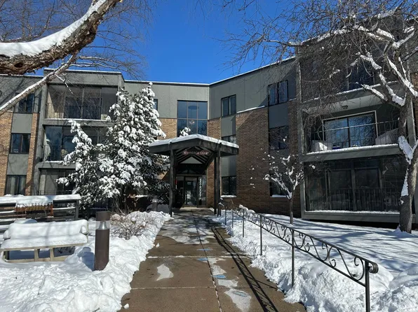 10 Windsor Ct APT 203, New Brighton, MN 55112