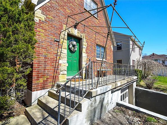 5th image of 435 Corona Ave