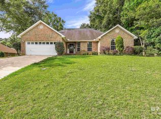 25560 Lakeland Dr, Loxley, AL 36551