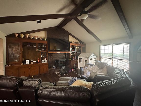 5th image of 3918 Forest Lake Dr