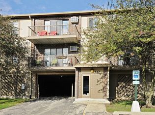 522 E Bailey Rd APT 202, Naperville, IL 60565