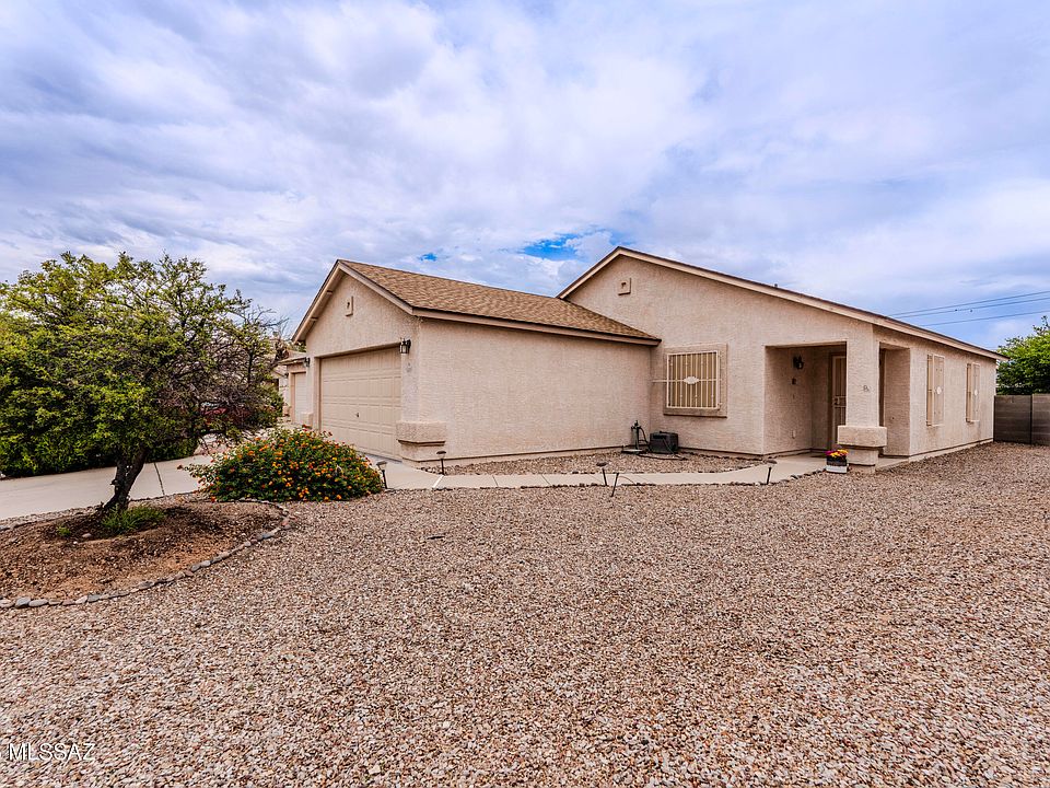 1st image of 3071 S Foster Dr