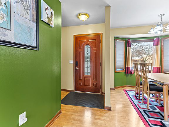 4th image of 11024 Campbell Ct