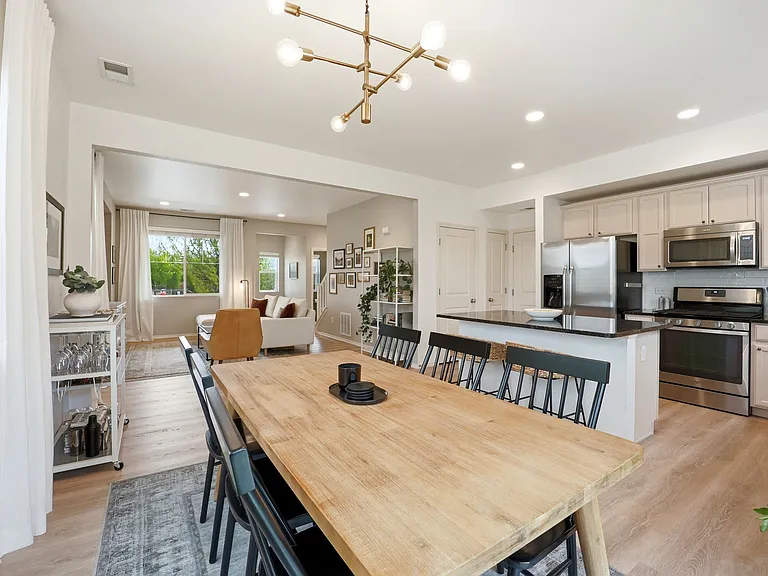 409 Noquet Ct — Photo 21