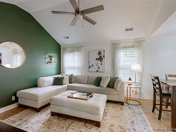 5th image of 904 Twin Oaks Drive