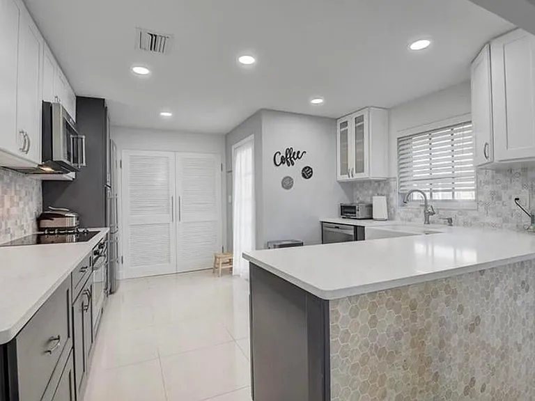 1299 S Ocean Blvd #L5 — Photo 8