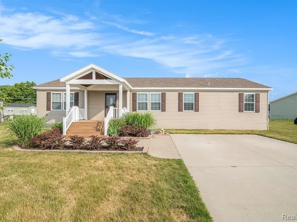 5191 Sheffield Dr, Holly, MI 48442