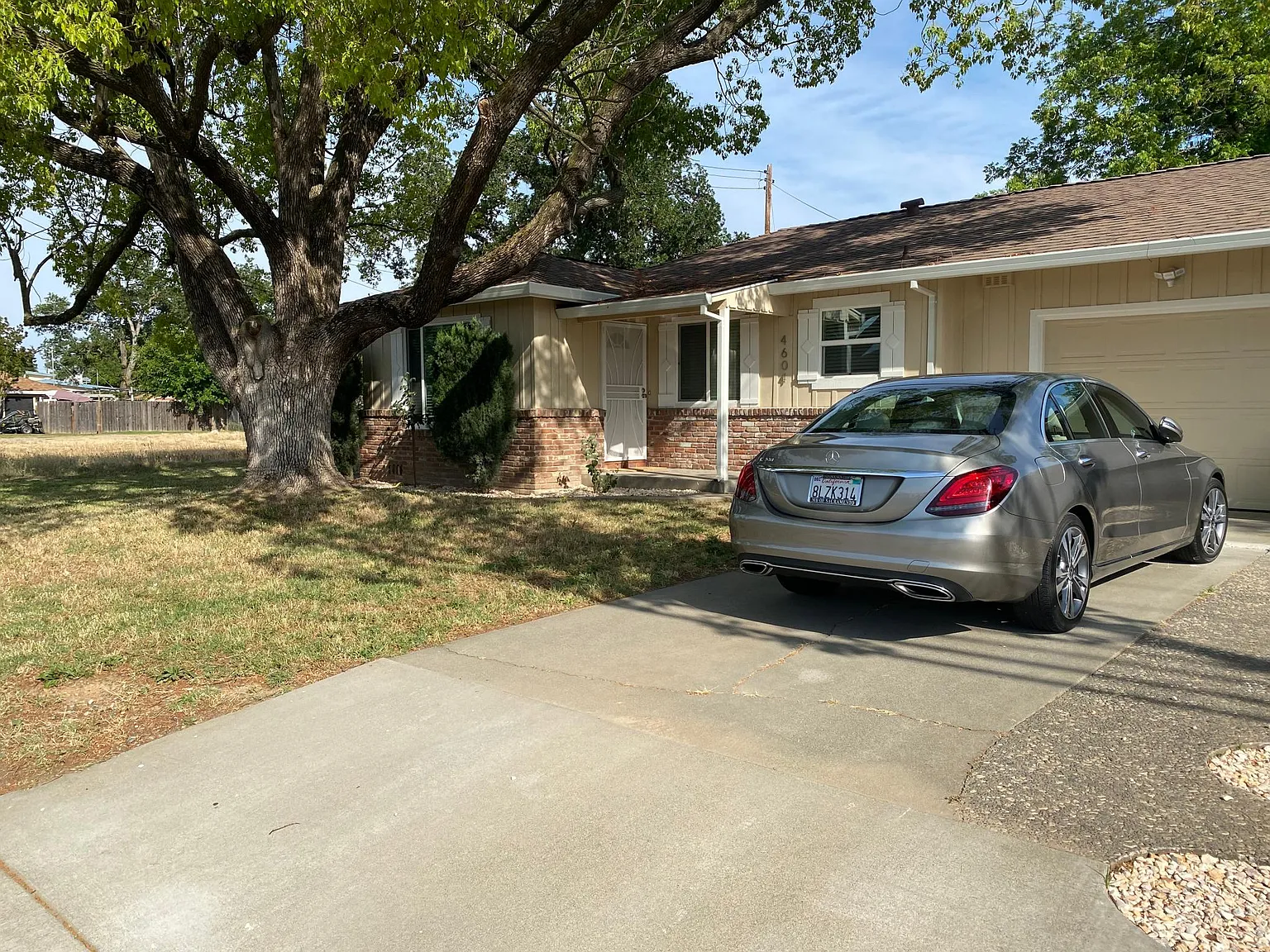 2 bed, 1000 sqft, $2,050 — Photo 2