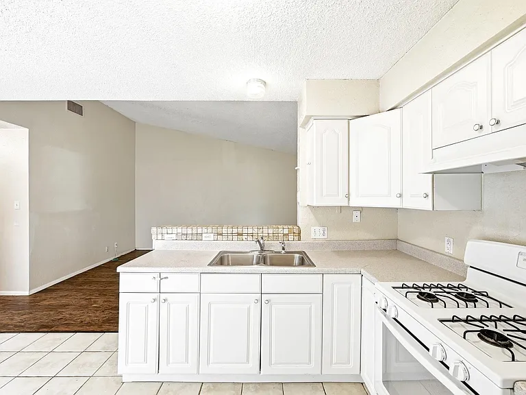 10604 Lanshire Dr #A — Photo 7