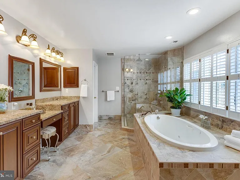 1207 Artnauman Ct — Photo 28