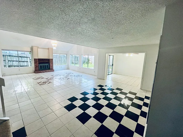 12915 Ashford Knoll Dr — Photo 3