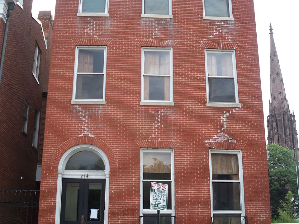 214 W Monument Street