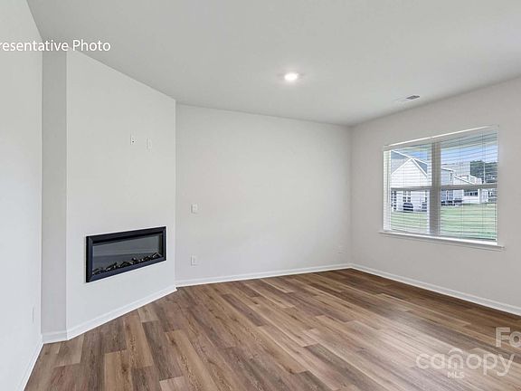 2nd image of 7628 Bainbridge Rd