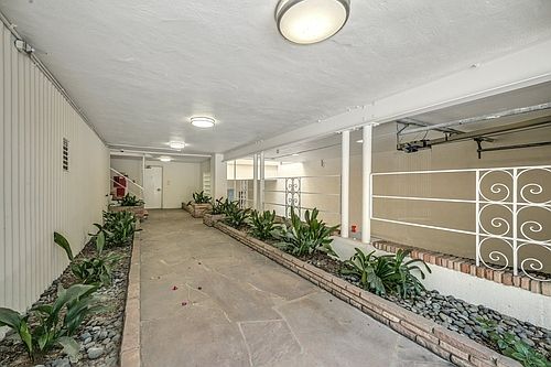 4th image of 1230 Clay St #102