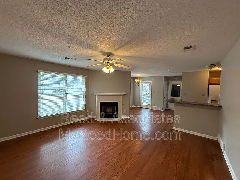 3 bed, 2.5 bath, 1546 sqft, $1,750 — Photo 2