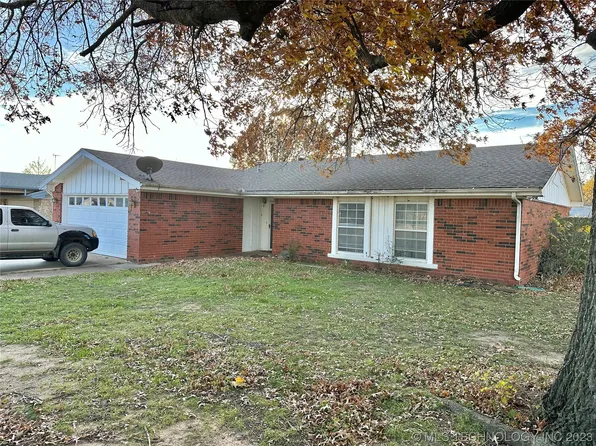 107 Russell St, Holdenville, OK 74848