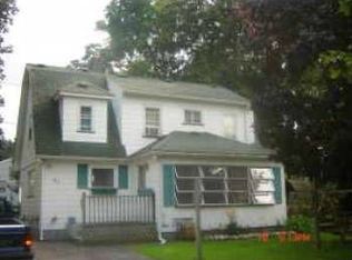 97 Brayton Rd, Rochester, NY 14616