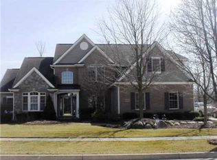 975 Arboretum Dr, Saline, MI 48176