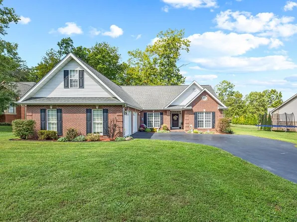 771 E Deer Creek Dr, Crossville, TN 38571