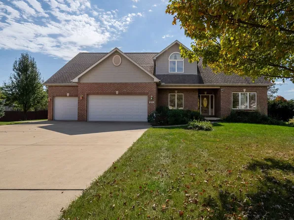 2214 Bella Fiore Ln, Pontiac, IL 61764