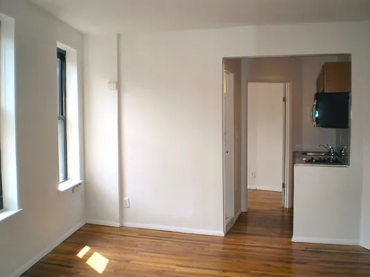 Rented by City Connections Realty | media 35