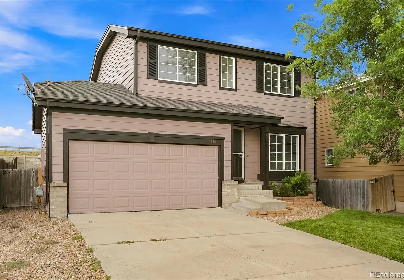 4 bed, 3.5 bath, 1666 sqft, $2,800 — Photo 2