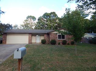 2896 N Peg Ln, Fayetteville, AR 72703