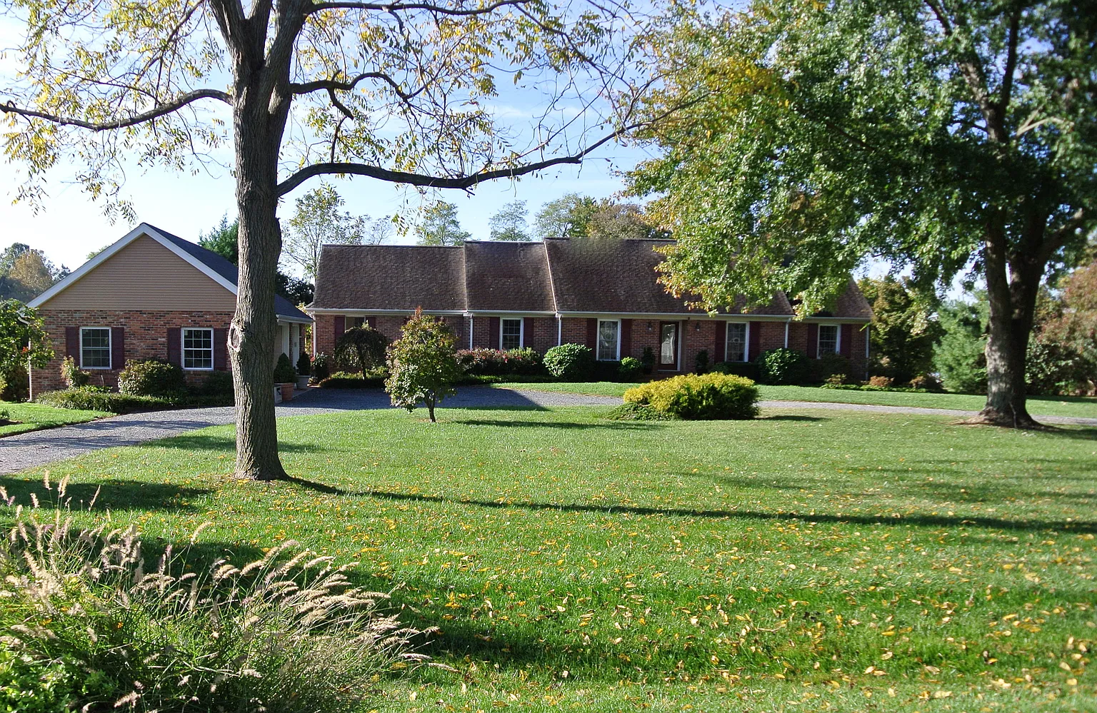 105 Windsor Rd photo 1