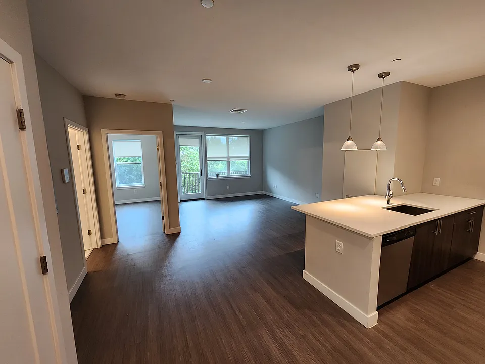 26 Bridge St #1