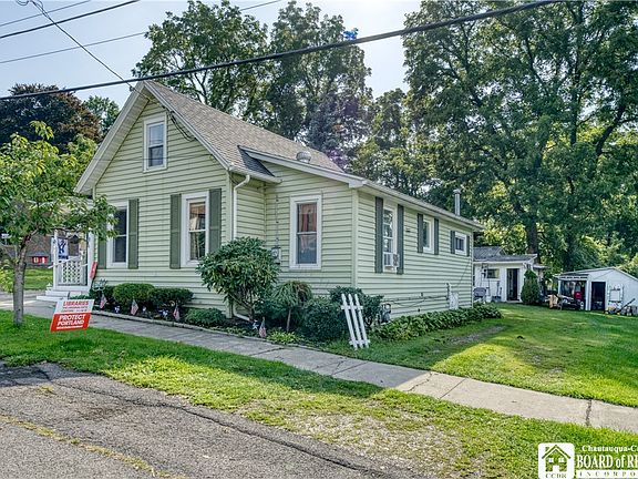 3rd image of 4 Fay St