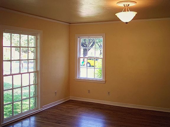 3rd image of 2618 Burlington Blvd