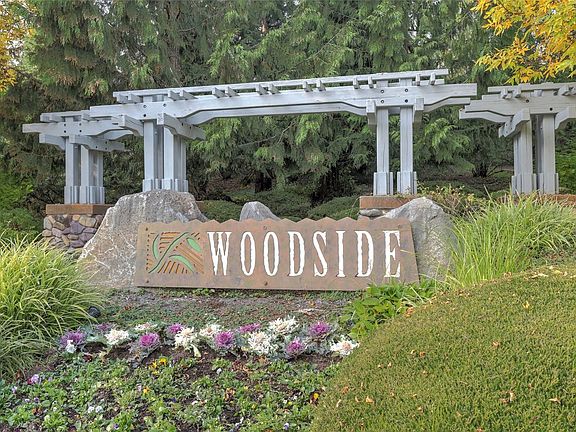 Welcome to coveted Woodside community, with its many trails and parks, and is located very close to a wide range of shops, services, restaurants, schools, and freeways.>