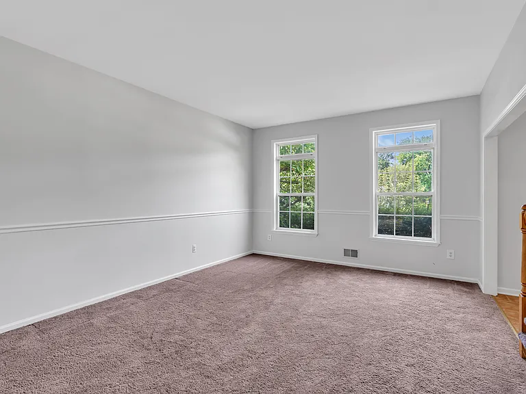 333 Nighthawk Ln — Photo 8