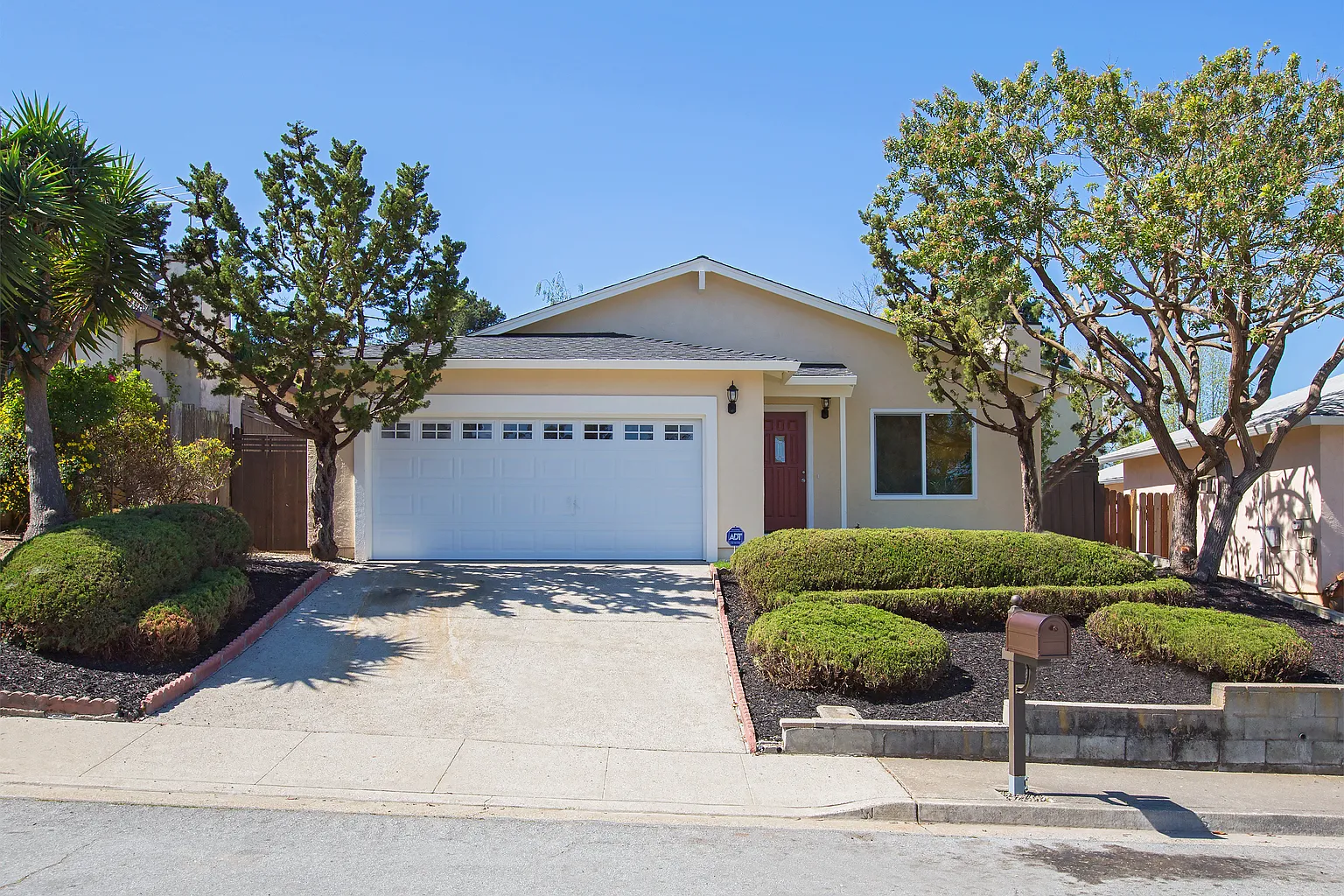23223 Lori Way photo 1