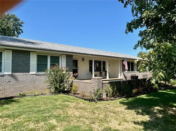 111 Woodcliffe Dr, Oswego, KS 67356