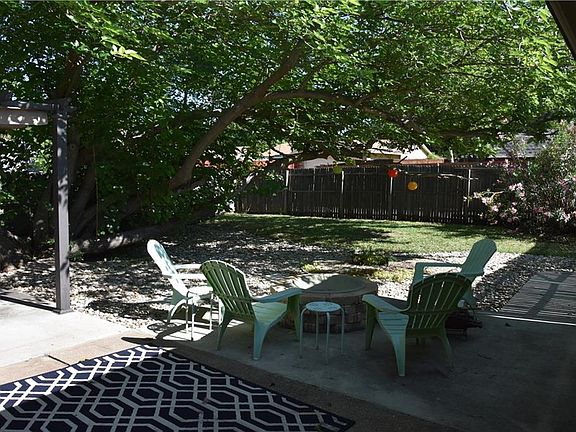 4th image of 2600 Royal Oaks Dr