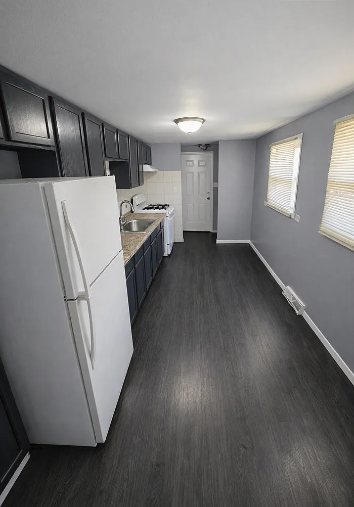 3 bed, 956 sqft, $2,500 — Photo 4