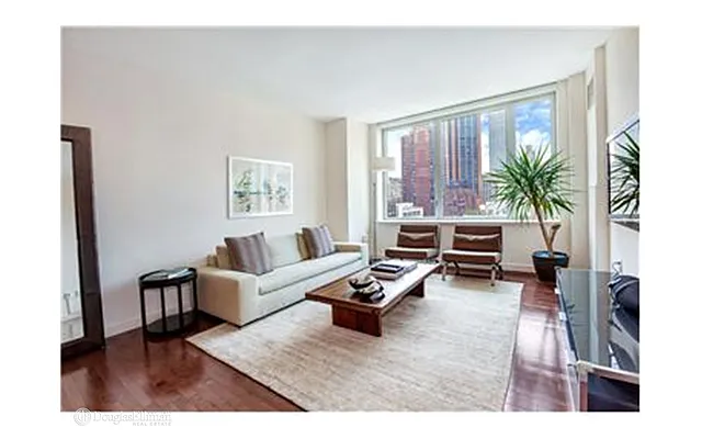 Rented by Douglas Elliman | media 22