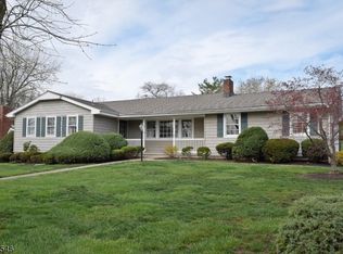 23 Greenbriar Rd, Parsippany, NJ 07054
