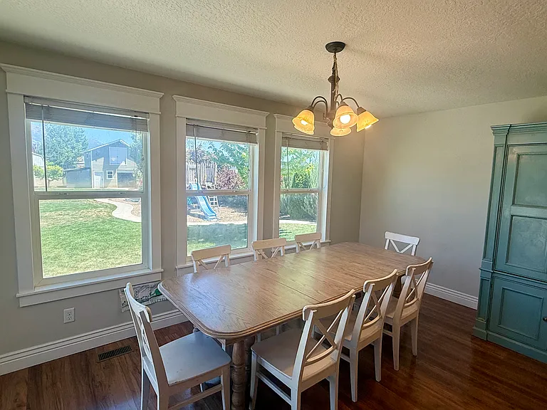 254 N Constitution Dr W — Photo 7