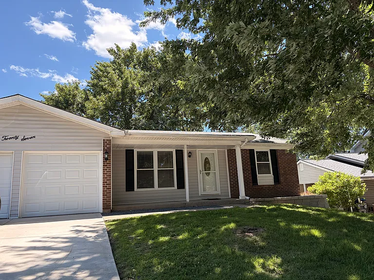 27 Millrace Dr — Photo 1