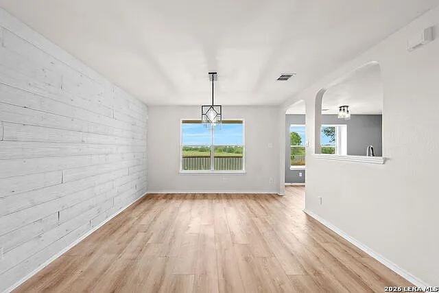 3 bed, 2.5 bath, 2279 sqft, $1,995 — Photo 3