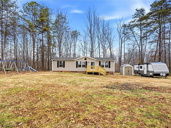 5th image of 2025 Hickory Fork Rd